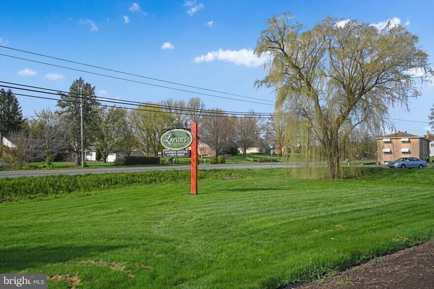 More Photos Of 501 W Washington Ave, Myerstown General Retail For Sale