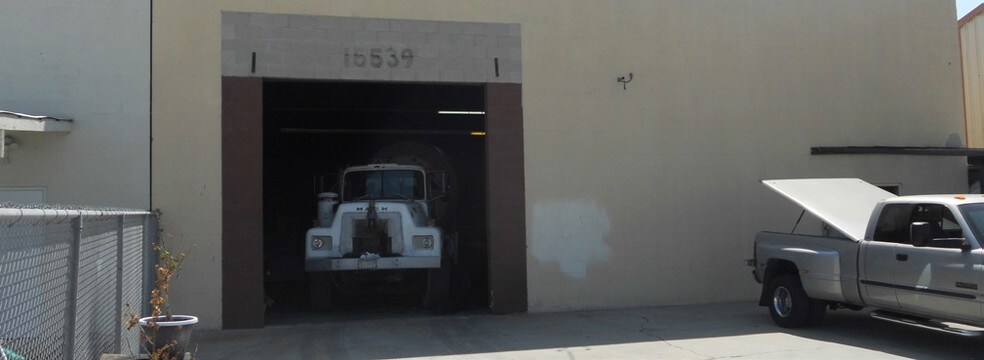 More Photos Of 15539 Vermont Ave, Paramount Manufacturing For Lease