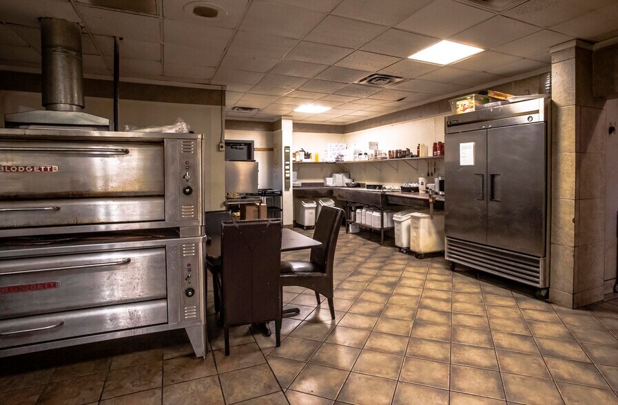 More Photos Of 1700 E. Main St., Blytheville Restaurant For Sale