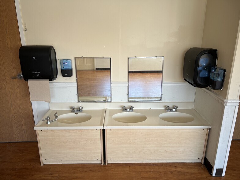 More Photos Of 6860 Fountains Blvd, West Chester Daycare Center For Lease