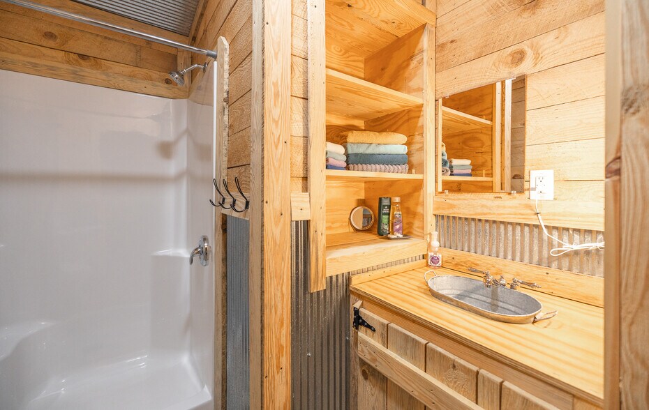 More Photos Of 11726 Highway K, Jadwin Hotel For Sale