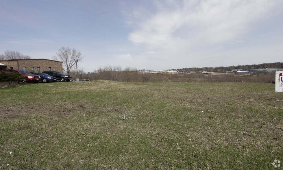 More Photos Of 852 W Sumner St, Hartford Land For Sale