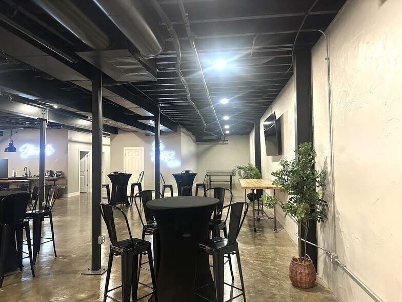 More Photos Of 35 Commercial Way, Springboro Office For Sale