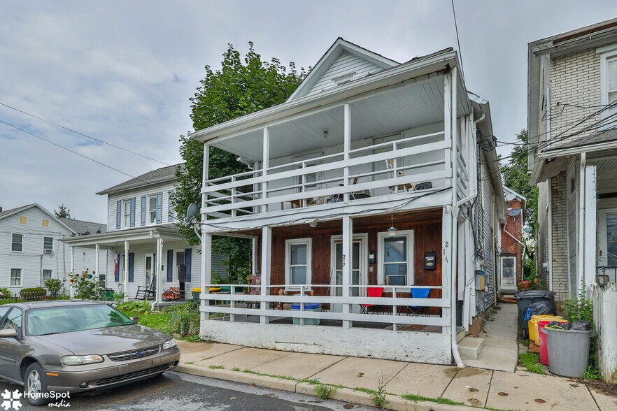Primary Photo Of 217 Pen Argyl St, Pen Argyl Multifamily For Sale