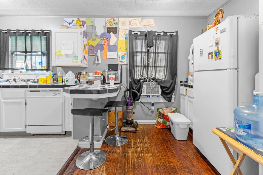 More Photos Of 304 W Wheat St, Woodville Specialty For Sale