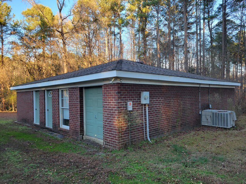 More Photos Of 1110 Hawkins Ave, Sanford Light Manufacturing For Sale