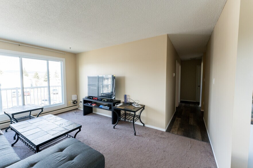 More Photos Of 103 Alder Dr, Hinton Multifamily For Sale