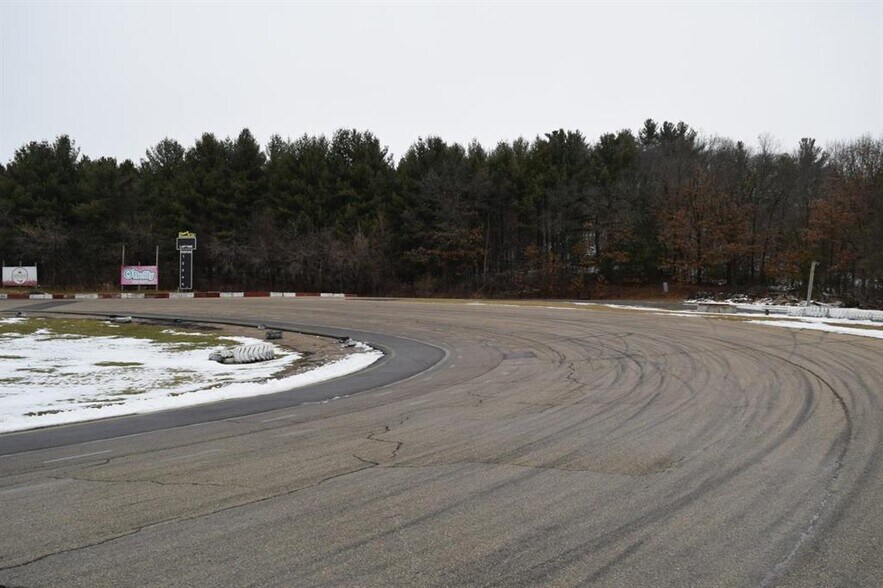 More Photos Of 11215 Flagstaff Rd, Tomah Racetrack For Sale