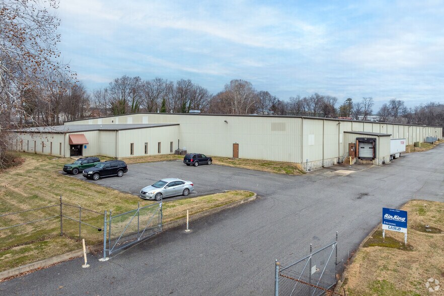 More Photos Of 525 Mill St, Columbia Warehouse For Sale