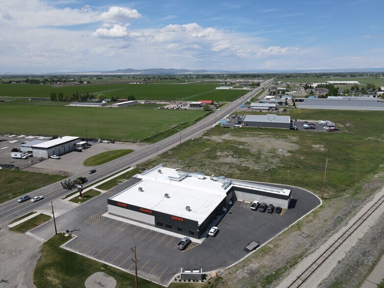 More Photos Of 870 N 2nd E, Rexburg General Retail For Lease