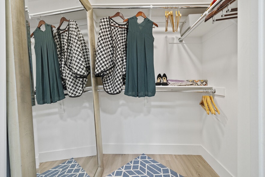 More Photos Of 11049 Magnolia Blvd, North Hollywood Apartments For Lease