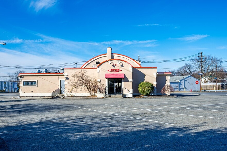 Primary Photo Of 3126 Woodbridge Ave, Edison Restaurant For Lease