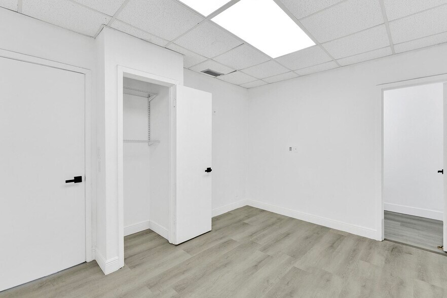 More Photos Of 1900 N University Dr, Pembroke Pines Office For Lease