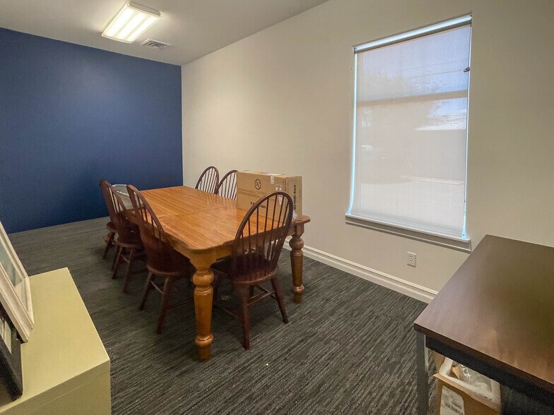 More Photos Of 2198 NE Stephens St, Roseburg Medical For Sale