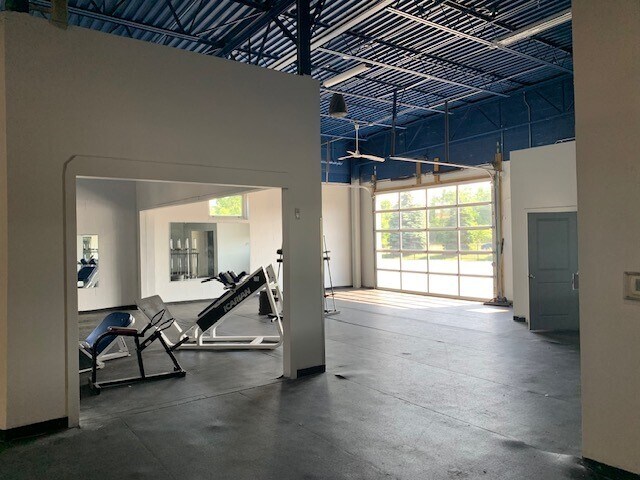 More Photos Of 217 E 24th St, Holland General Retail For Sale