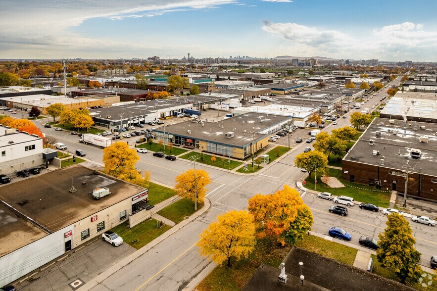 More Photos Of 8050-8080 Rue Jarry, Montréal Research And Development For Lease