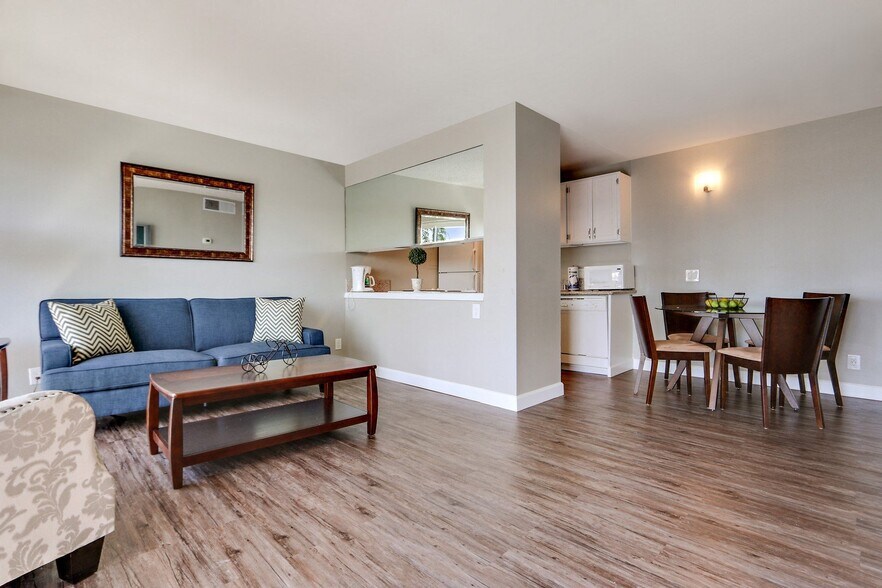 More Photos Of 415-425 Washington Blvd, Marina del Rey Apartments For Lease