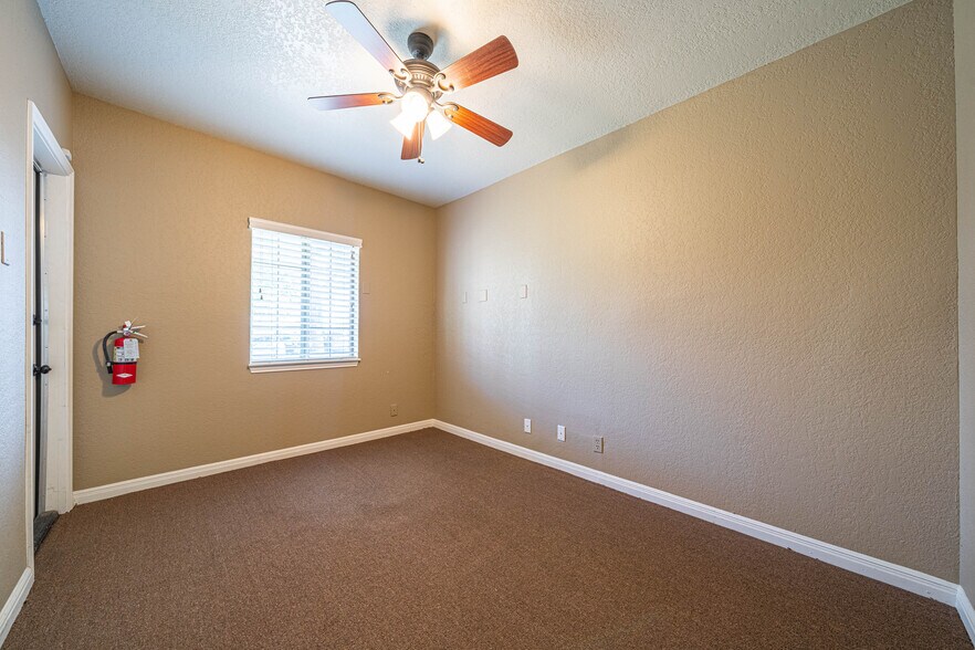 More Photos Of 104 Medical Dr, Boerne Office For Lease