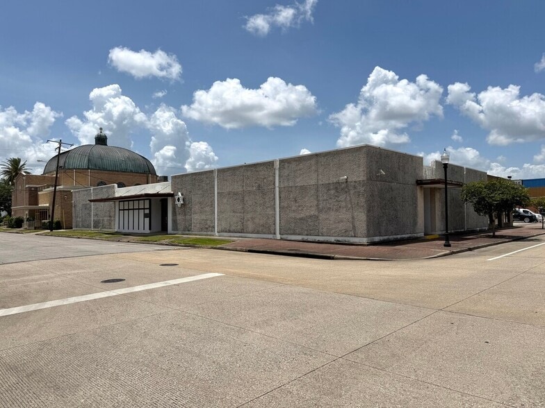 Primary Photo Of 400 Forrest St, Beaumont Loft Creative Space For Lease
