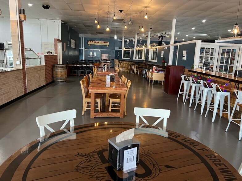 More Photos Of 59 N Main St, Bristol Unknown For Lease