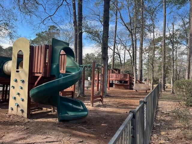 More Photos Of 3910 W Lake Houston Pky, Kingwood Religious Facility For Lease
