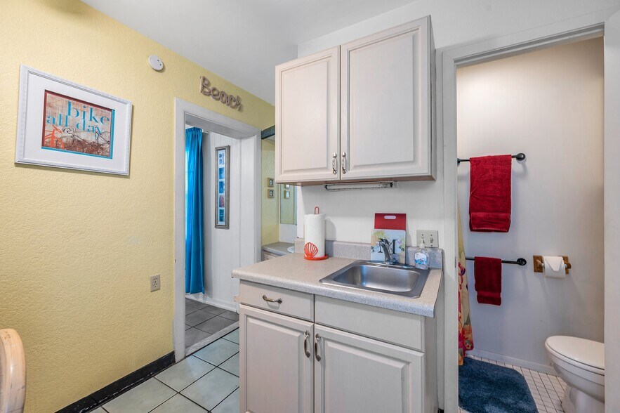 More Photos Of 1803 Gulf Blvd, Indian Rocks Beach Hotel For Sale