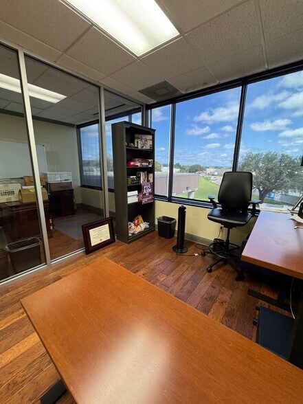More Photos Of 222 Sidney Baker St S, Kerrville Office For Sale