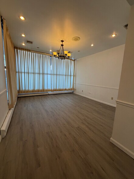 More Photos Of 7840 164th St, Fresh Meadows Apartments For Lease