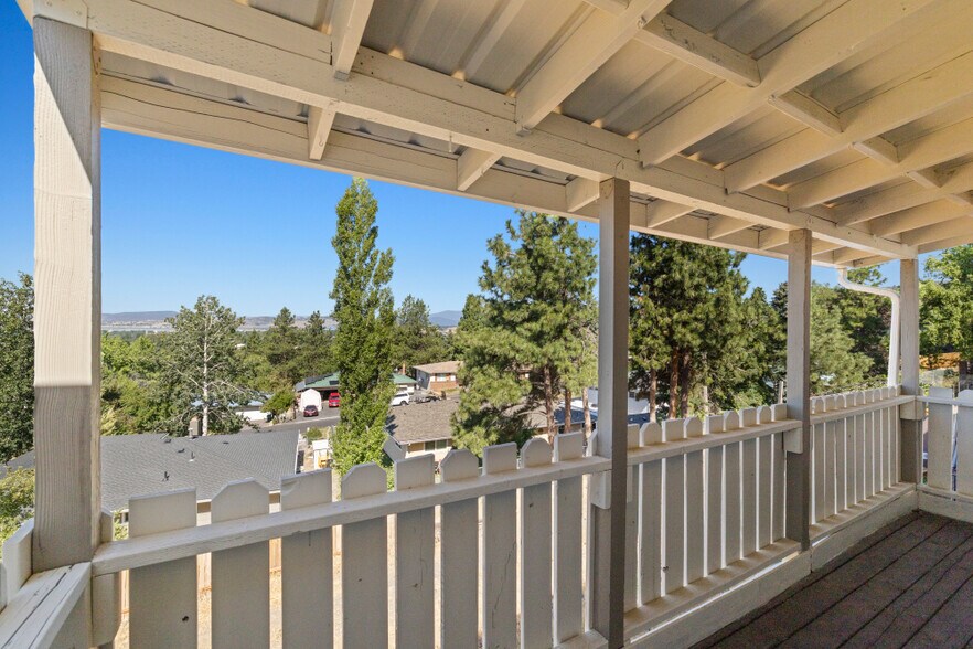 More Photos Of 1754 Kimberly Dr, Klamath Falls Multifamily For Sale