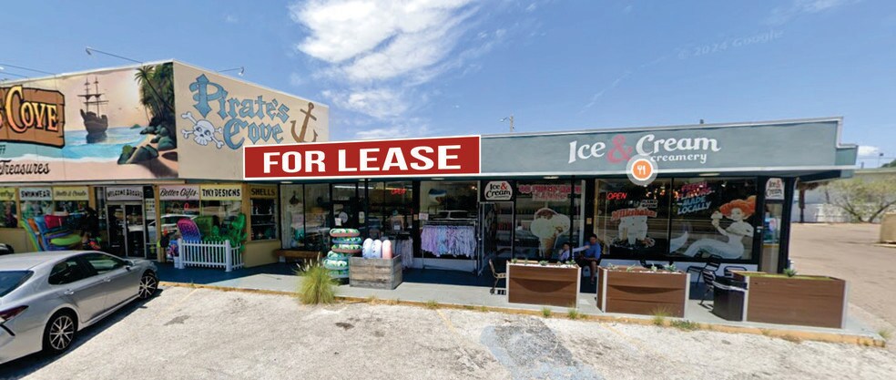 More Photos Of 10825 Gulf Blvd, Treasure Island Storefront Retail Office For Lease