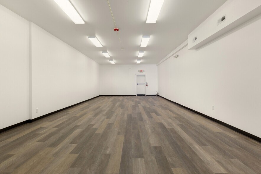 More Photos Of 4014 Market St, Philadelphia Storefront Retail Residential For Sale