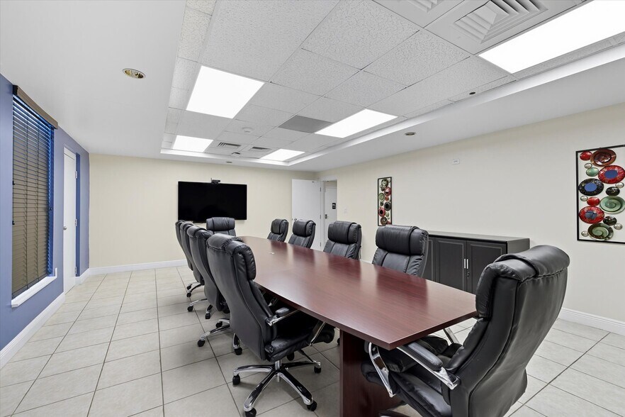 More Photos Of 1816 Old St Augustine Rd, Tallahassee Office For Sale