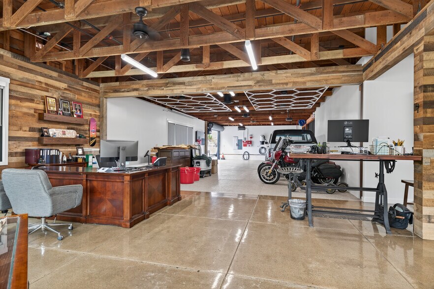 More Photos Of 27 W Prospect St, Ventura Storefront Retail Residential For Sale