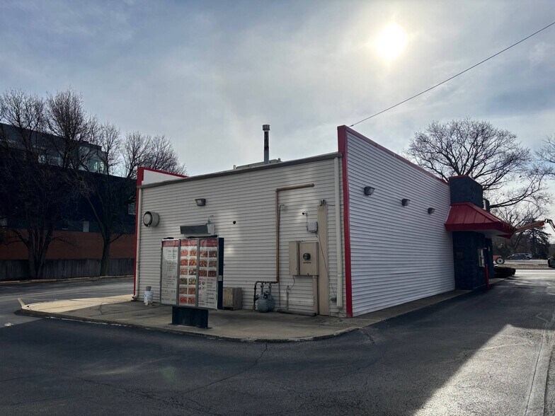 More Photos Of 1102 W University Ave, Urbana General Retail For Sale