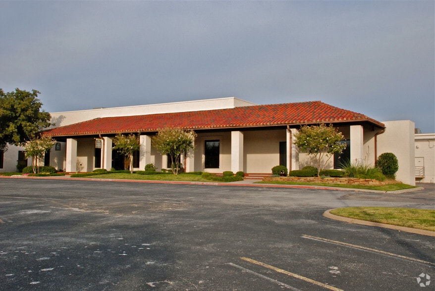 More Photos Of 3501 N Macarthur Blvd, Irving Medical For Sale