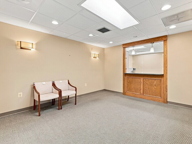 More Photos Of 187 Thomas Johnson Dr, Frederick Medical For Lease