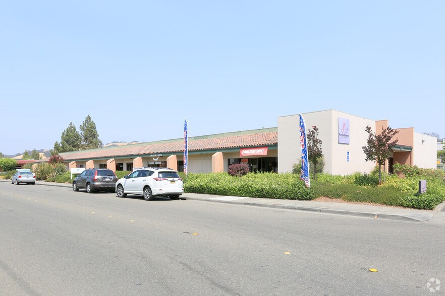 More Photos Of 3450 Airway Dr, Santa Rosa Showroom For Lease