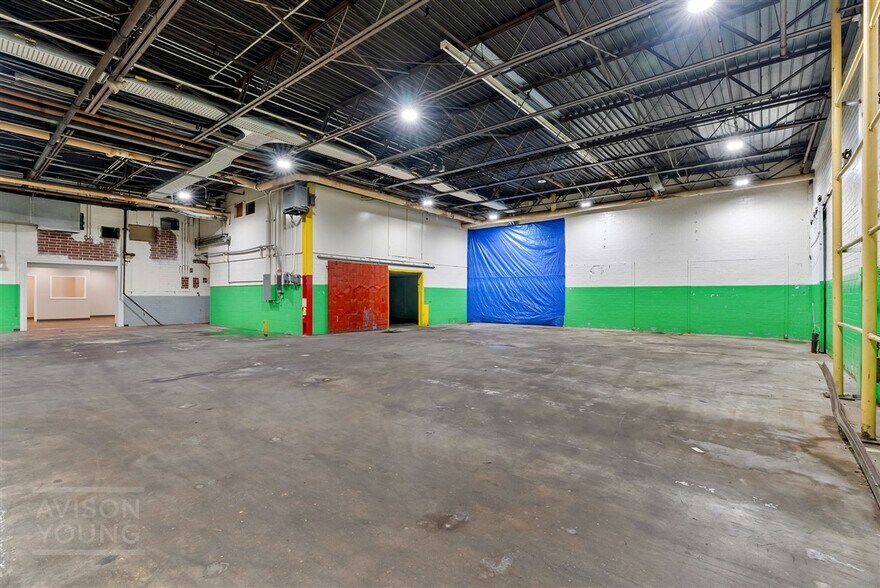 More Photos Of 300 S Main St, Mauldin Warehouse For Sale