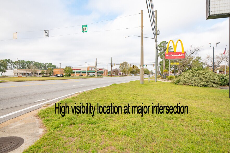 More Photos Of 1503 E Shotwell St, Bainbridge Storefront Retail Office For Sale