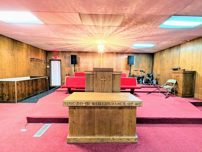 More Photos Of 802 E Baltimore Blvd, Flint Specialty For Sale