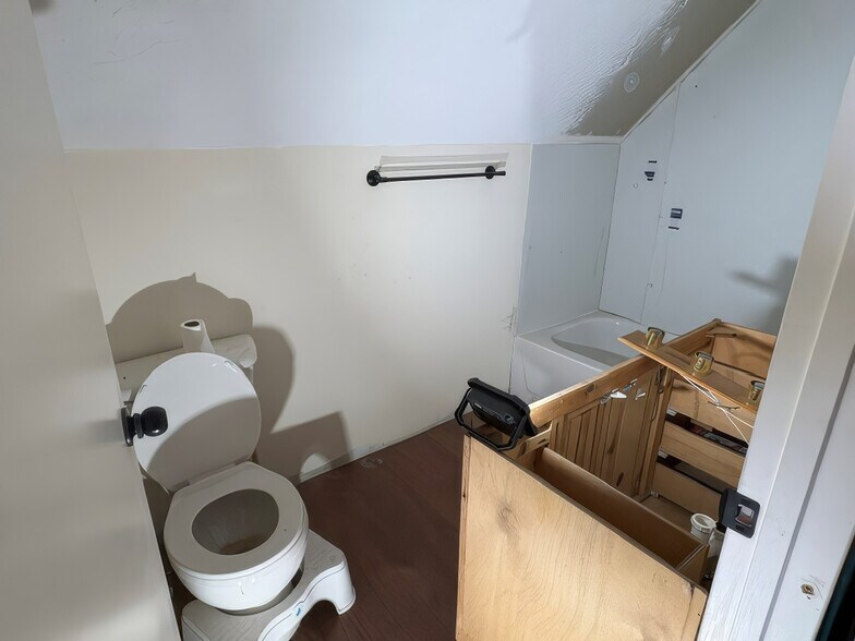 More Photos Of 970 S 200 W, Mount Pleasant Restaurant For Sale