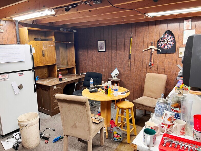 More Photos Of 704 Front St, Brainerd Storefront Retail Residential For Sale