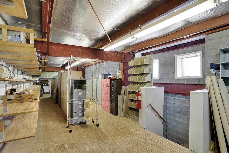 More Photos Of 711 W Gardner Dr, Marion Medical For Sale