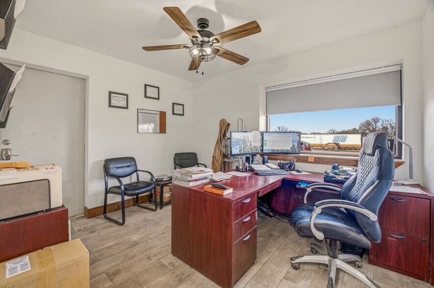 More Photos Of 4610 E Highway 199, Springtown General Retail For Sale