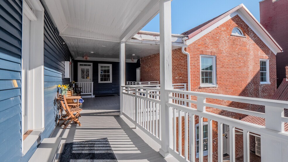 More Photos Of 208-210 Wharf St, Hermann Hospitality For Sale