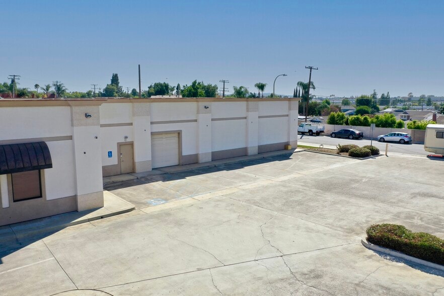 More Photos Of 239 N Brea Blvd, Brea Freestanding For Lease