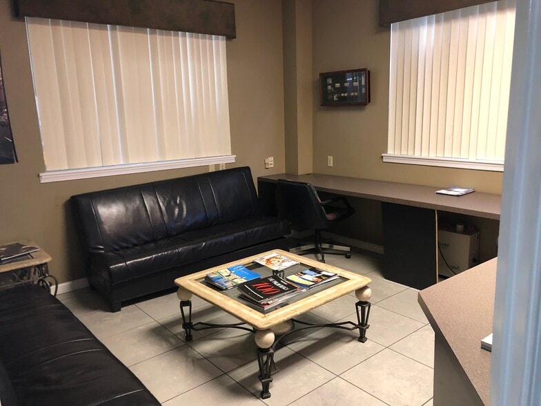 More Photos Of 170 Business Park Way, Royal Palm Beach Warehouse For Lease