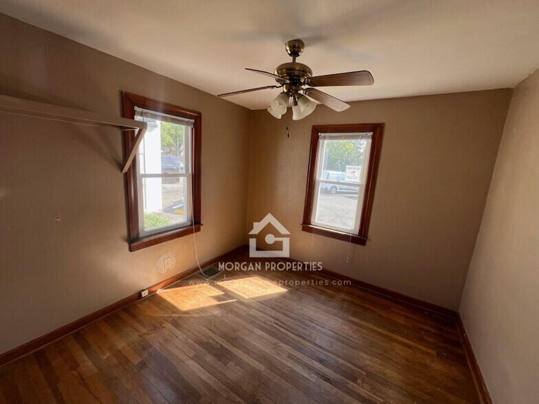 More Photos Of 917 E 8th St, Anderson Office For Lease