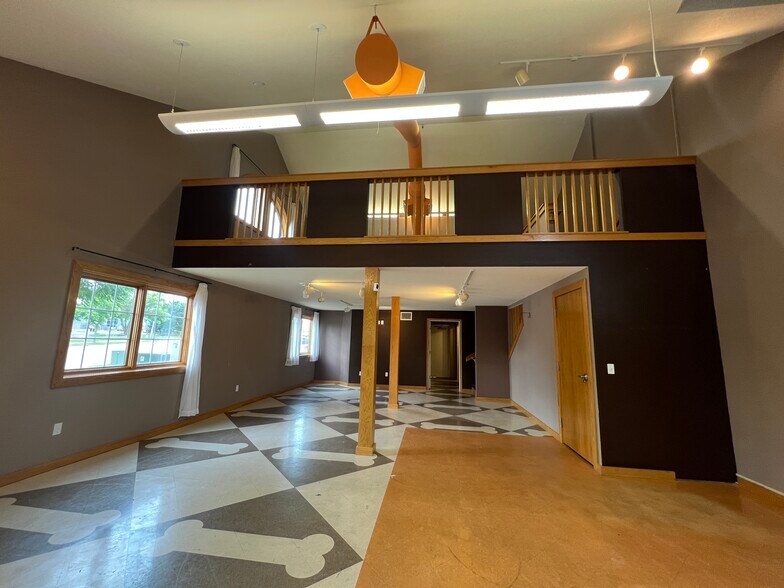 More Photos Of 631-637 Struck St, Madison Freestanding For Sale
