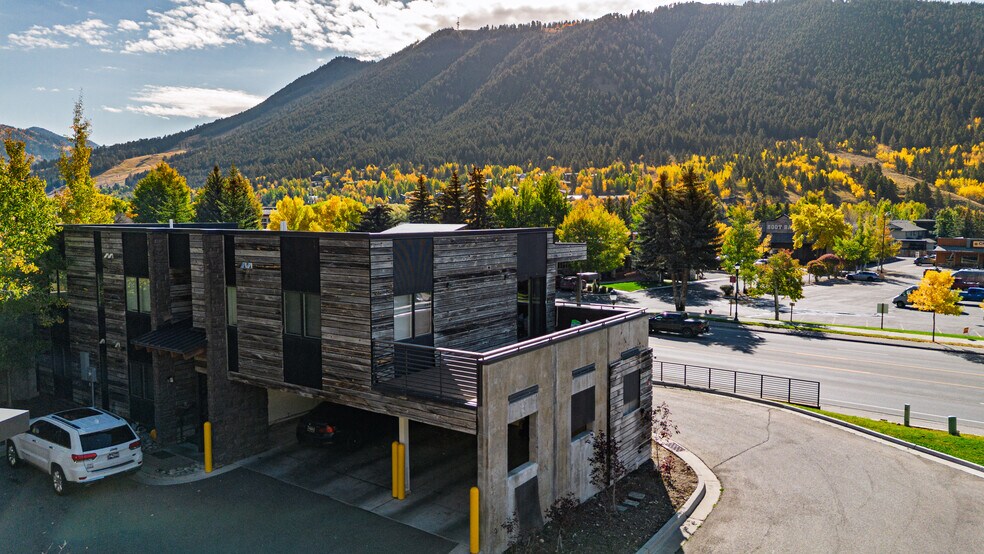 More Photos Of 855 W Broadway Ave, Jackson Apartments For Sale